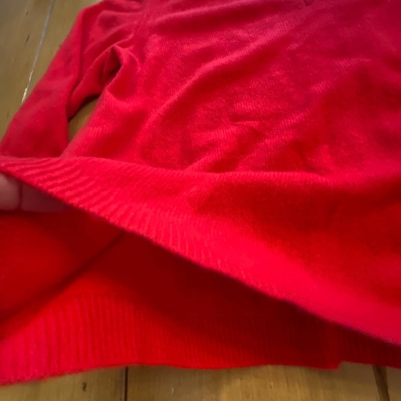 Nordstrom women’s cashmere V-Neck red Sweater Large - Picture 12 of 15
